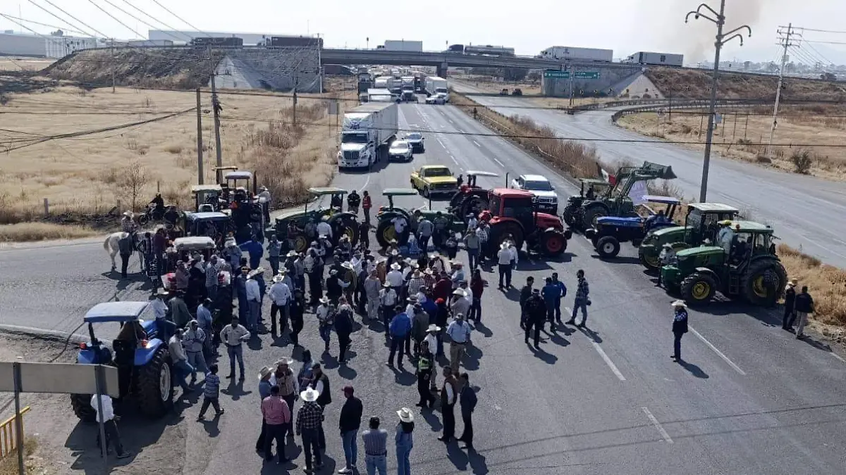 BLOQUEOS CARRETEROS_PRODUCTORES_MANIFESTANTES
