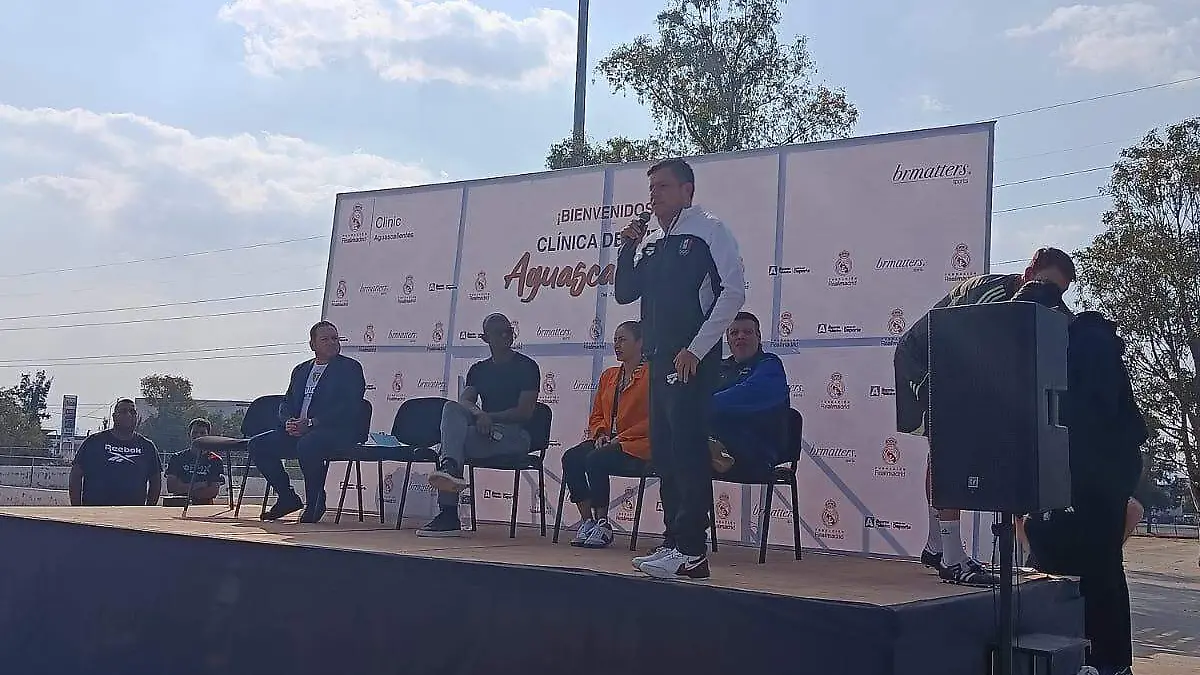 CLINICA_FUTBOL_REAL MADRID