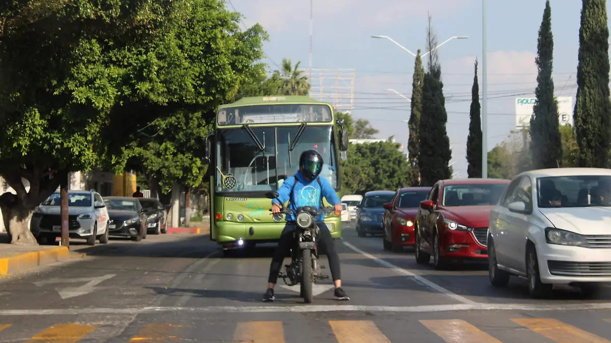 MOTOCICLISTAS, ESCUELA DE MANEJO PARA MOTOS (1)