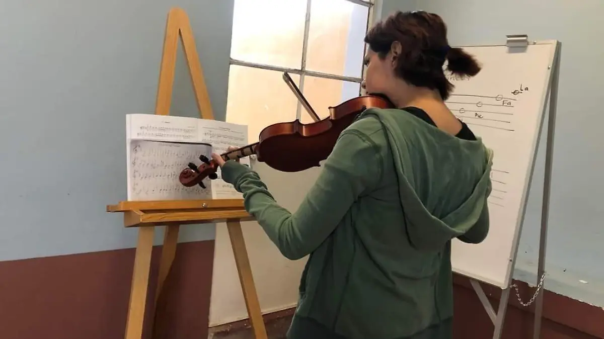 MÚSICA-TALLERES-JOVENES