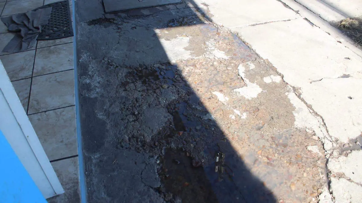 DRENAJE-COLAPSADO-AGUA SUCIA