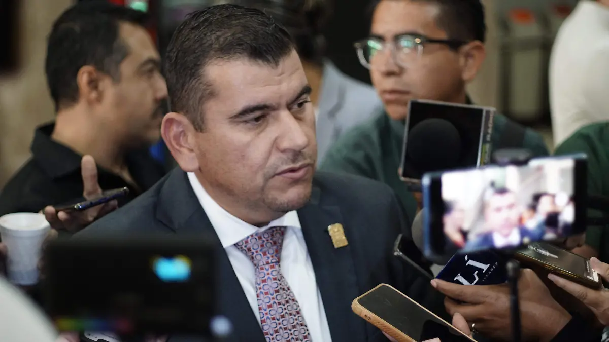 DIPUTADO ADÁN VALDIVIA