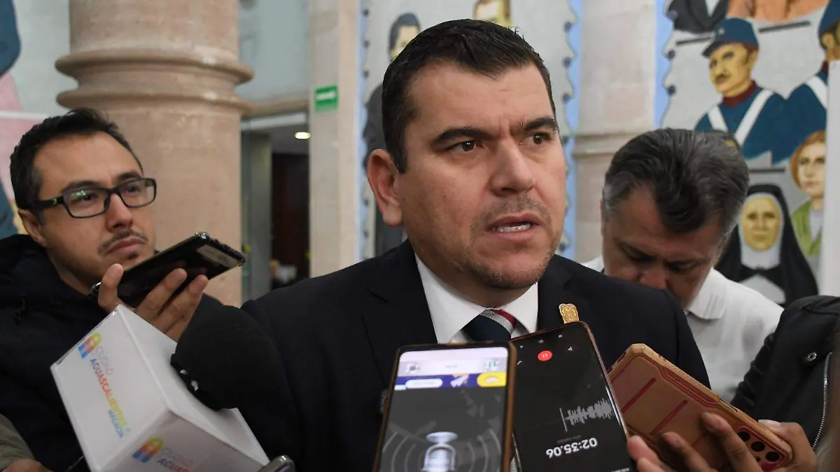 DIPUTADO ADÁN VALDIVIA