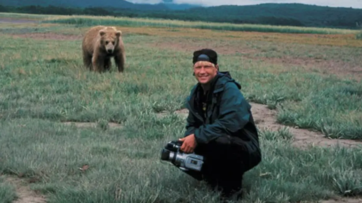 TIMOTHY TREADWELL-MUERTE-OSO