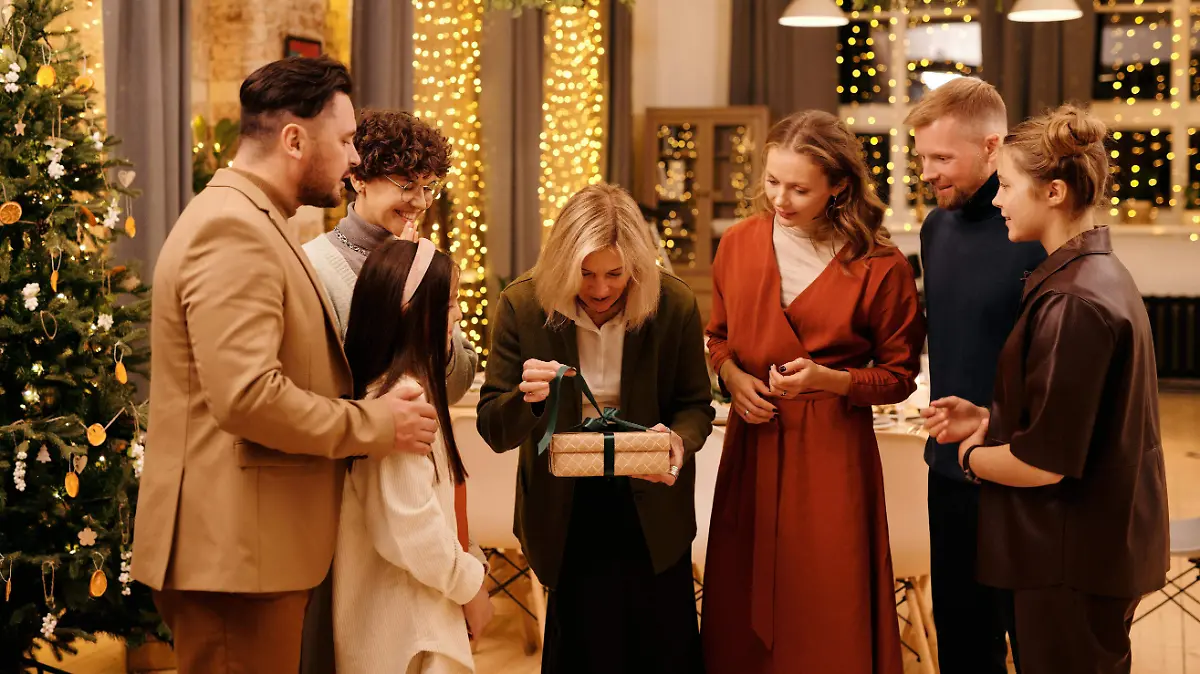 pexels-nicole-michalou-5774928