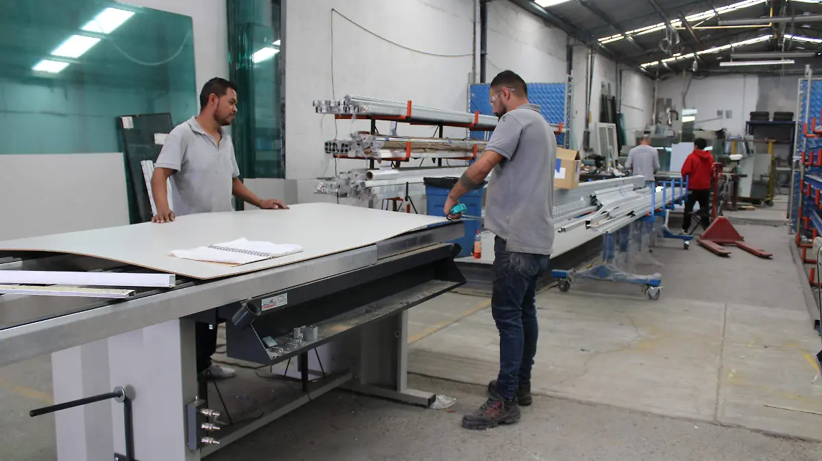 DICIEMBRE, TRABAJADORES, NEGOCIOS (2)