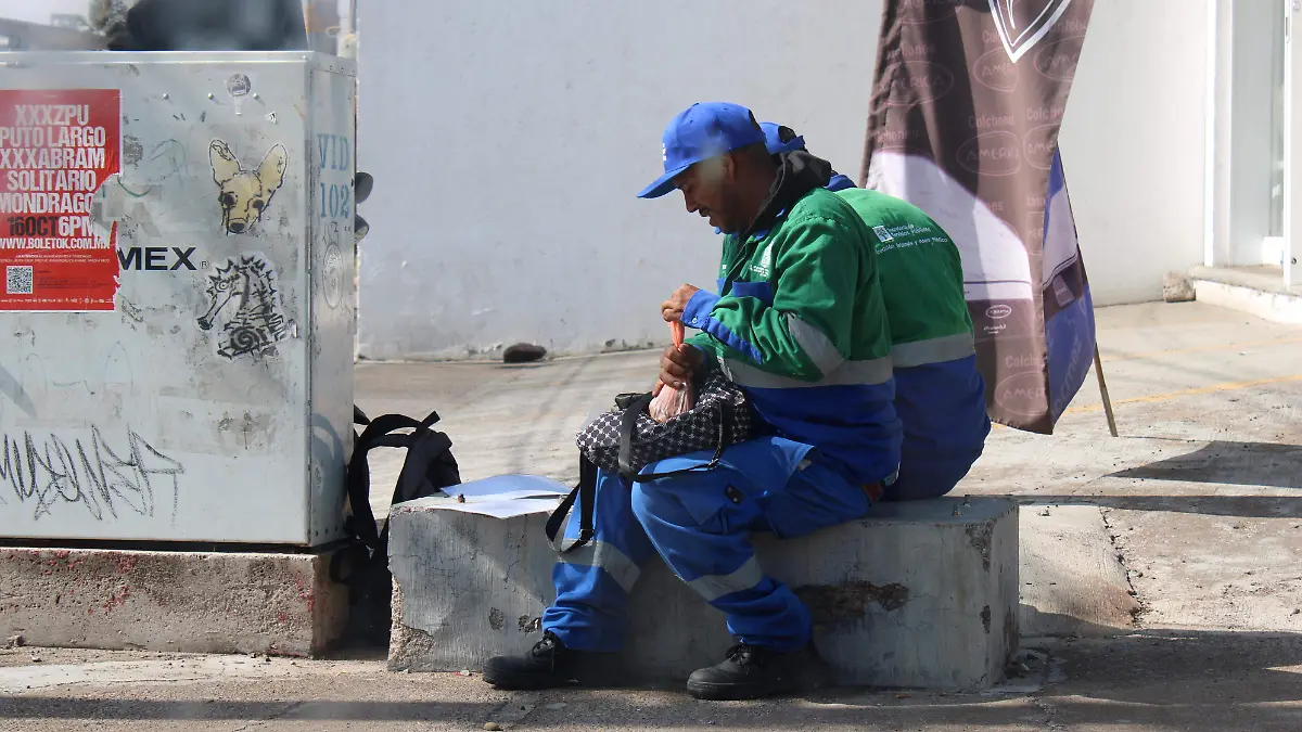  TRABAJADORES PEDICHES (1)