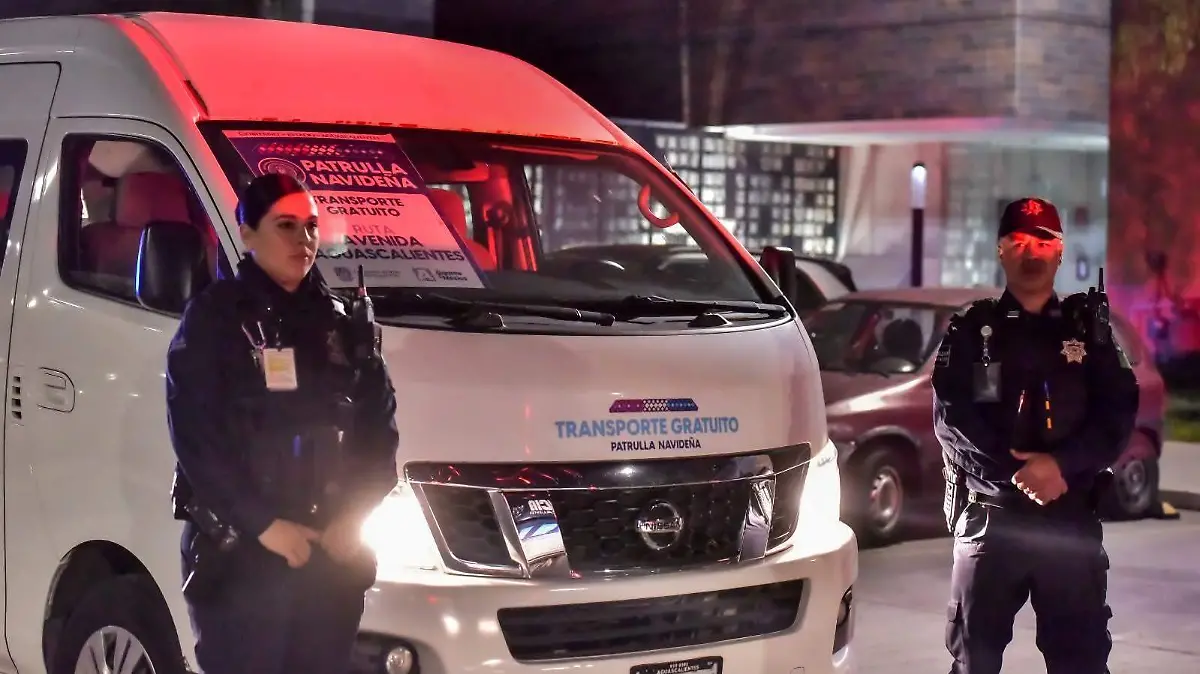 PATRULLA NAVIDEÑA-SEGURIDAD-FAMILIAS