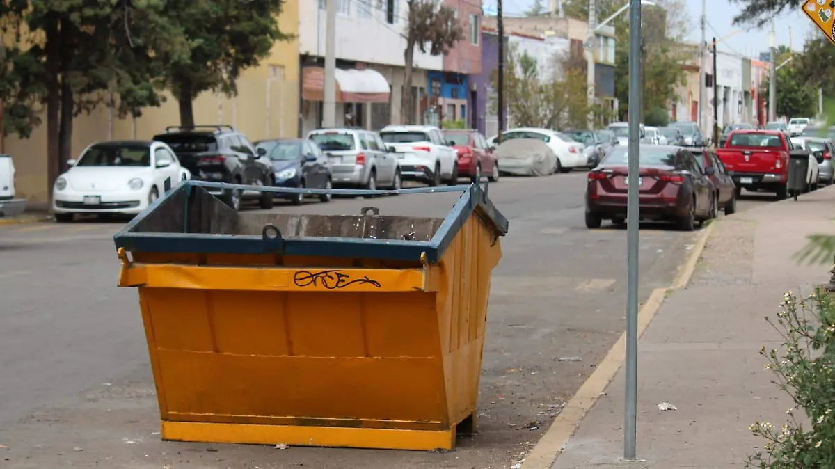 NIÑO DEL CONTENEDORR_RESPONSABLE