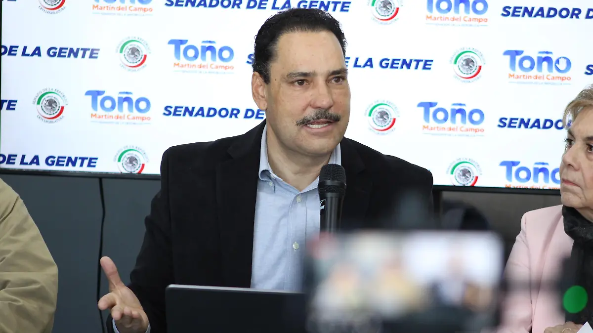 SENADOR TOÑO MARTÍN DEL CAMPO