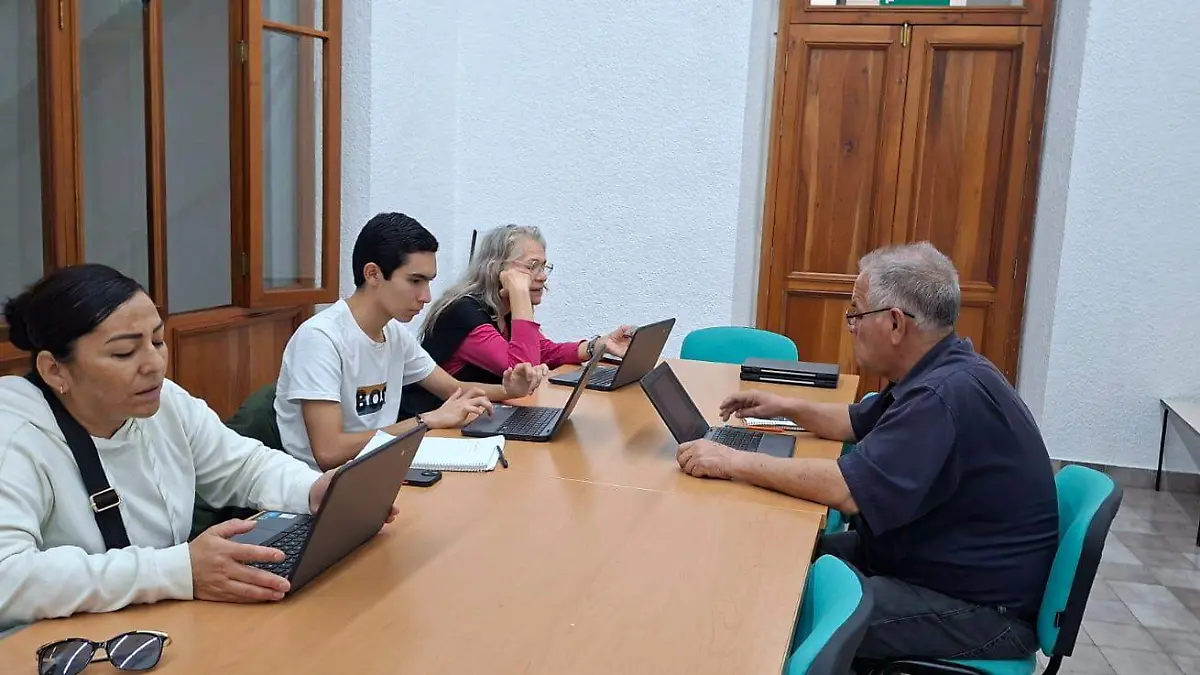 PÓRTICO_ESCRITORES_LECTURA