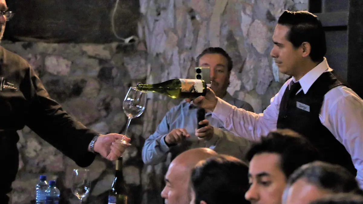 MESEROS_SECTOR RESTAURANTES