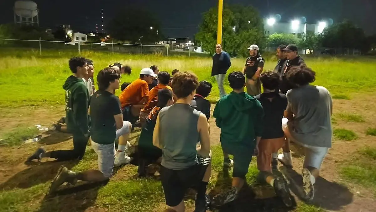 FUTBOL AMERICANO-JUGADORES-DEPORTES