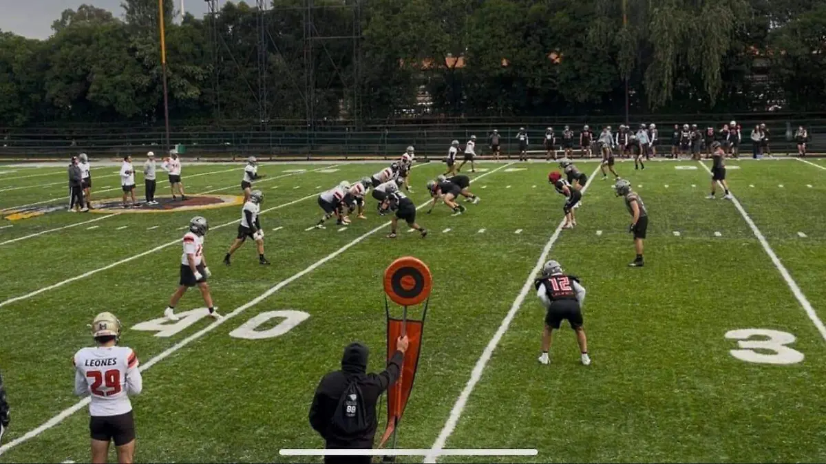 FUTBOL AMERICANO-JUGADORES-DEPORTES