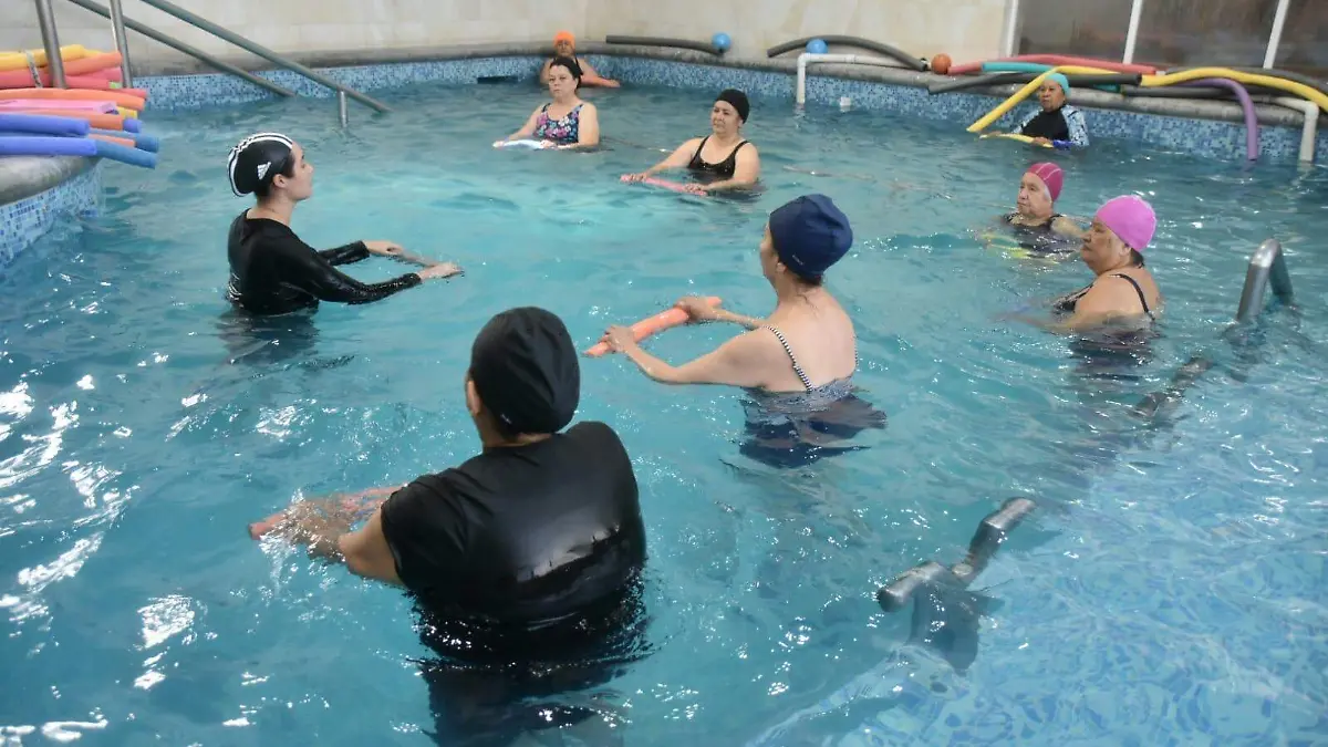 HIDROTERAPIA-MOVILIDAD-AGUA