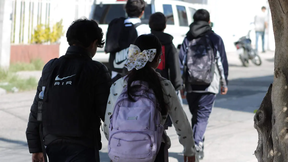 REVISIÓN_MOCHILA_ESTUDIANTES