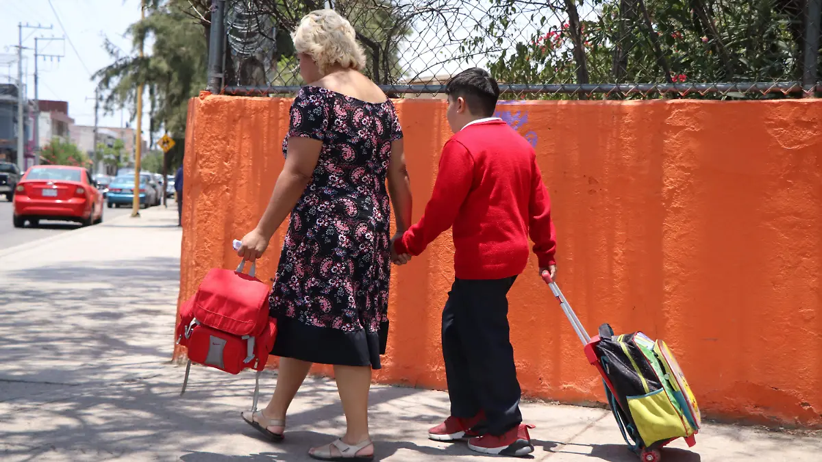 ESCUELAS NIÑOS SARAMPIÓN (3)