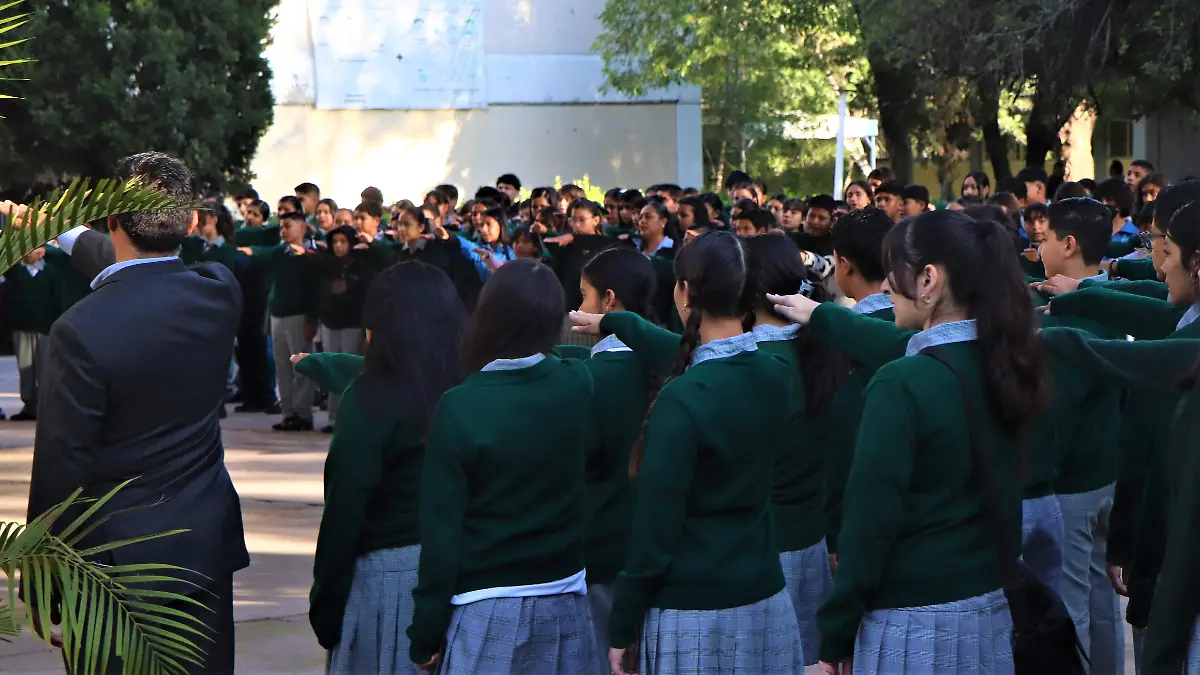 ESCUELAS RIÑAS PADRES DE FAMILIA (2)