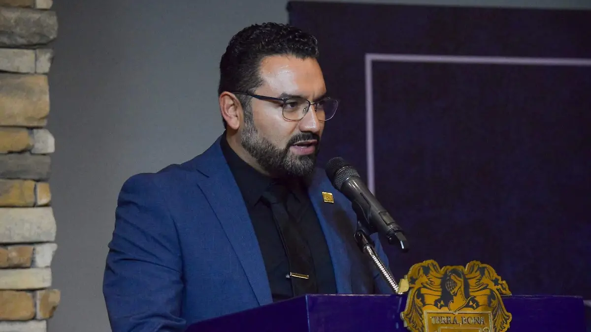 CÉSAR VENTURA 