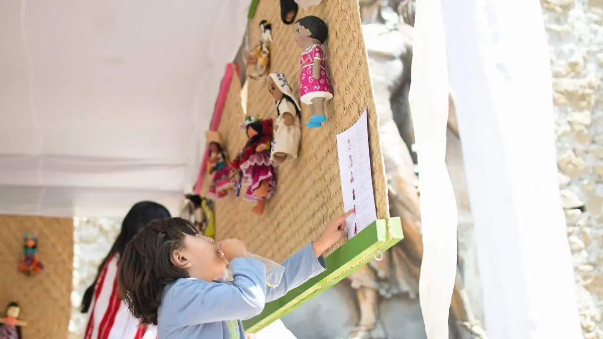 JUEGUETE-VISITA-ESCUELAS