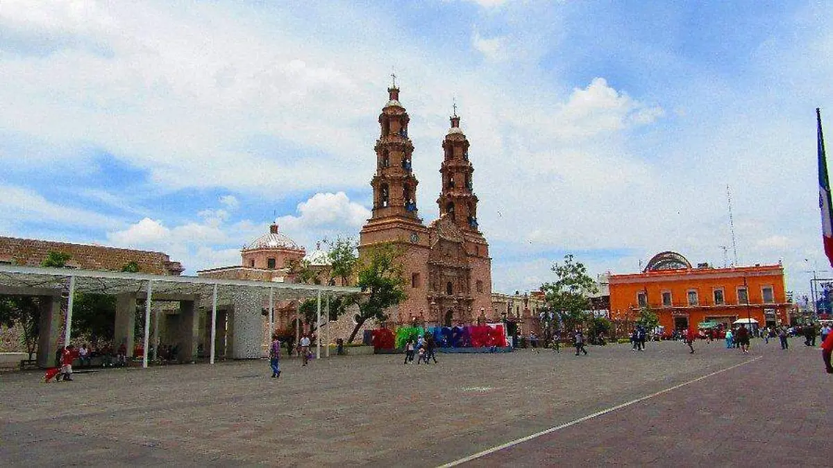 plaza-patria-y-exedra