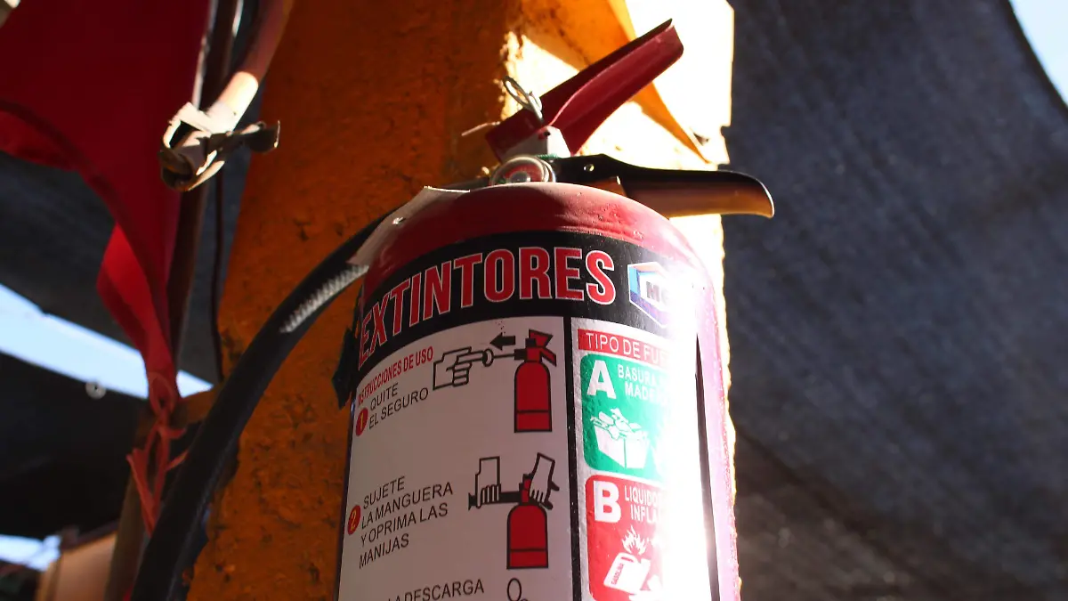 EXTINTOR-TRIANGULOS-AUTO