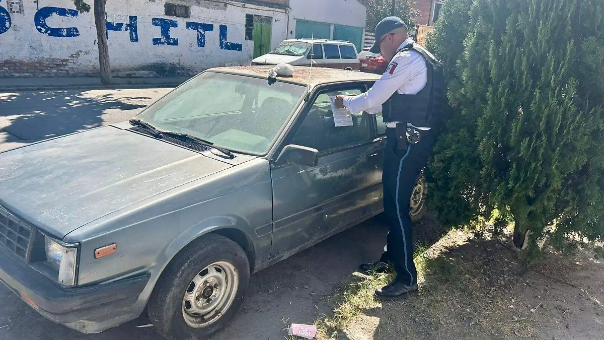 CARROS ABANDONADOS-VIALIDAD-PENSION