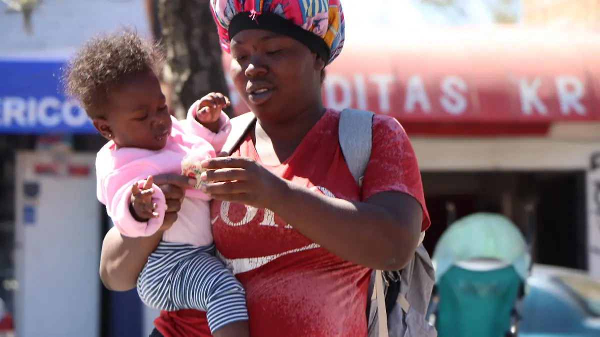 MUJERES MIRGANTES (1)