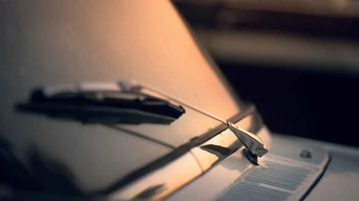 MUJERES-LIMPIAPARABRISAS-INVENTO