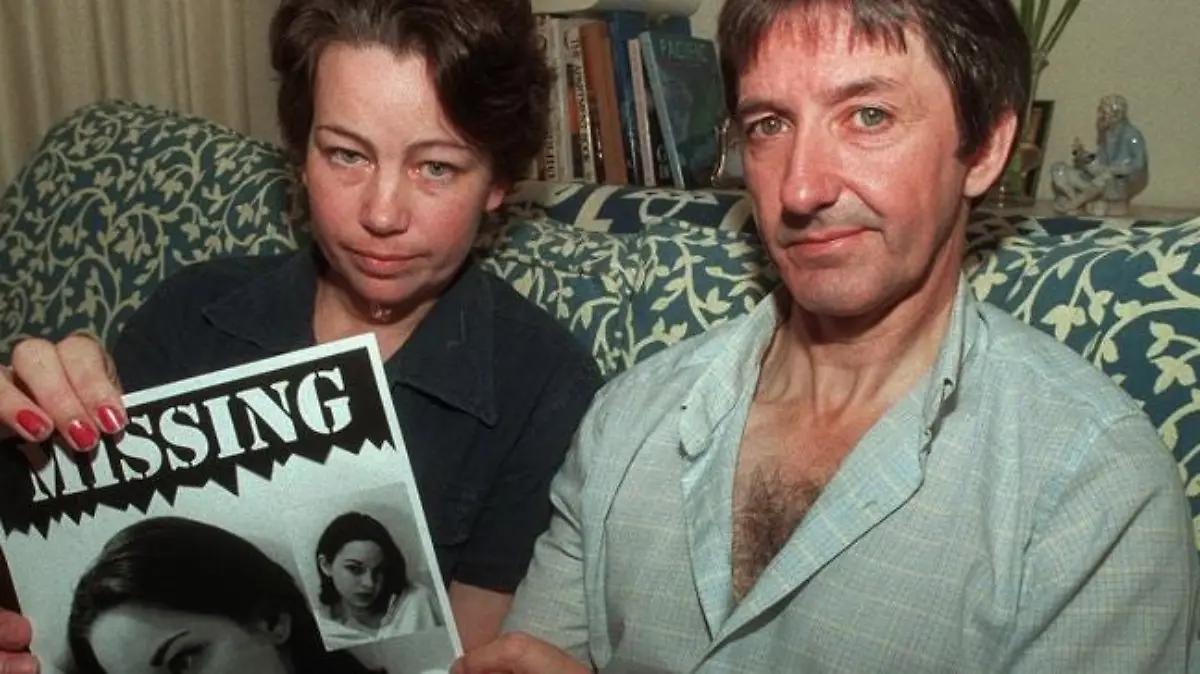 RACHEL BARBER-NIÑERA-OBSESION