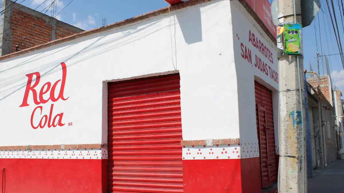 TIENDAS DE ABARROTE_BAJAN CORTINAS_TIENDAS SIN PRODUCTOS