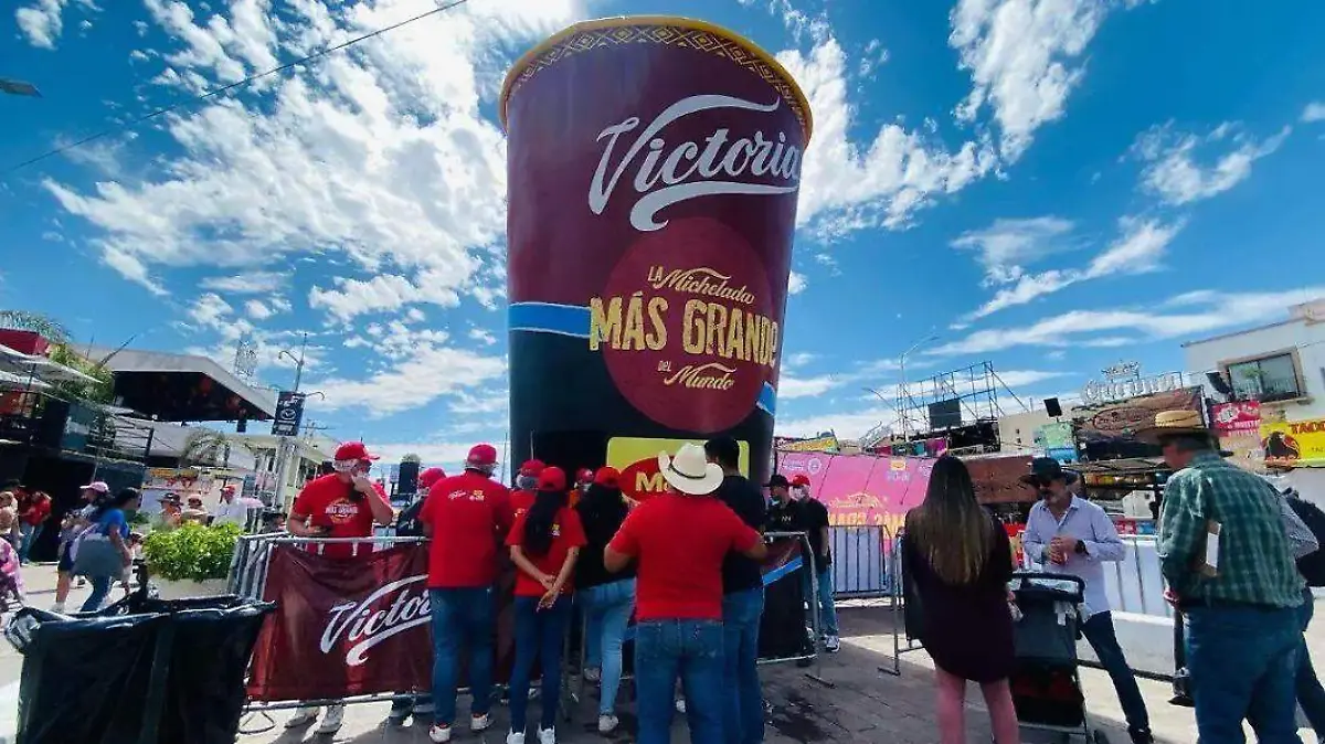 MICHELADA GIGANTE (1)