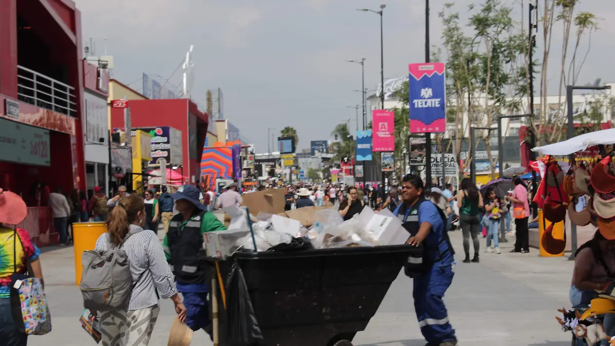 TONELADAS BASURA FERIA (3)
