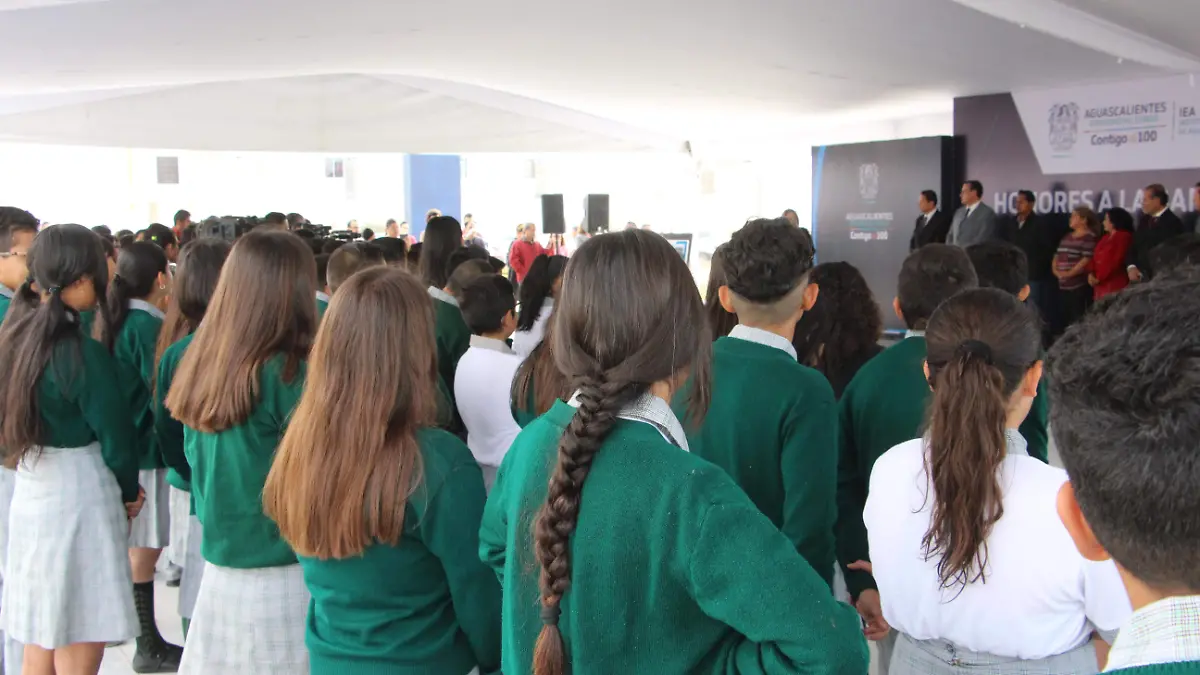 ESTUDIANTES (3)
