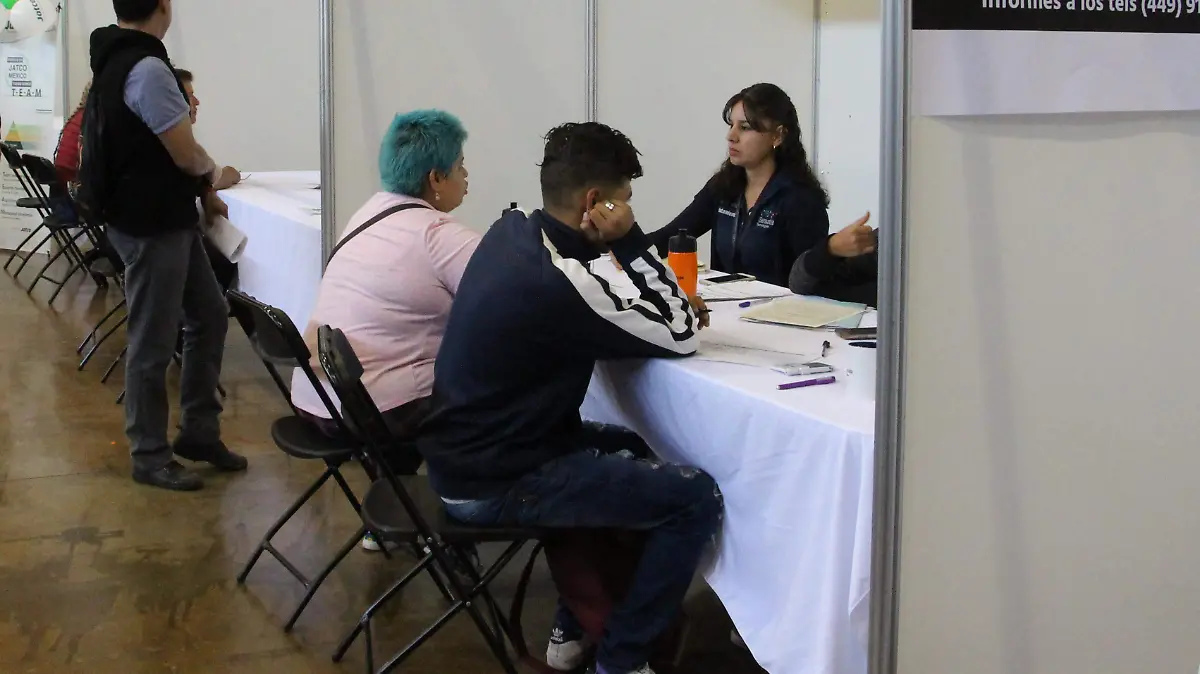 TRABAJADORES COMPAS y FERIA EMPLEO (2)