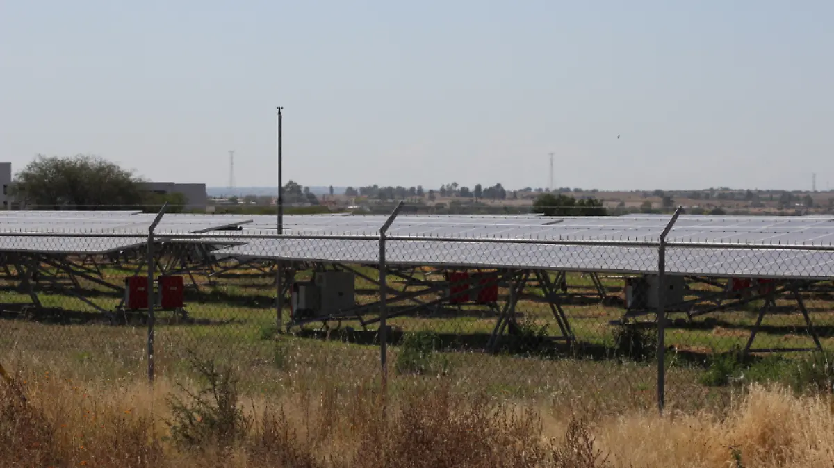 PARQUE-PANELES SOLARES
