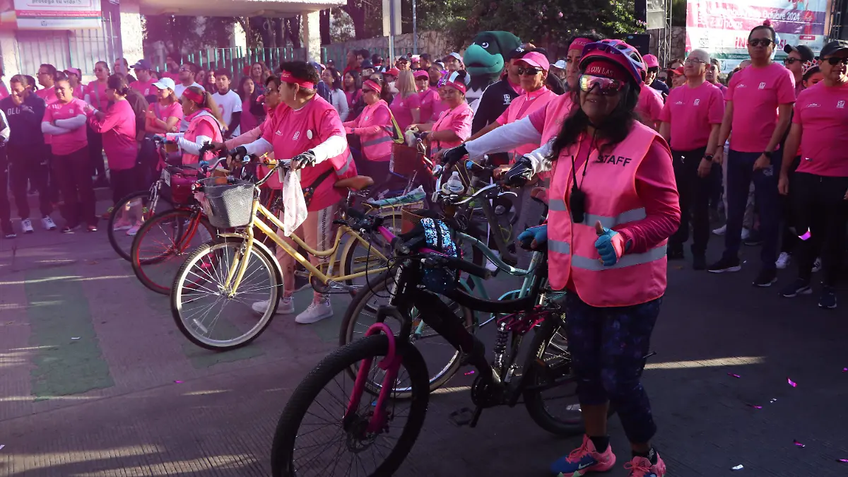 MUJERES EN BICI (1)