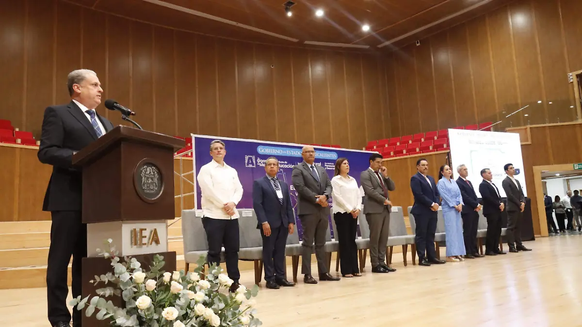PROFESIONALIZACIÓN-GOBIERNO-EMPRESAS