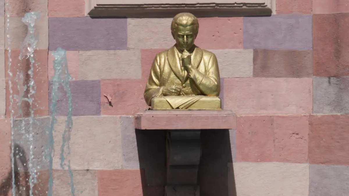 PONCE (1)