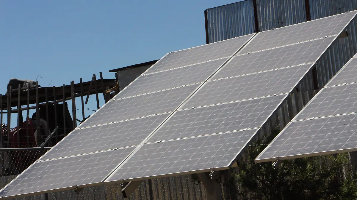 PANELES SOLARES (2)