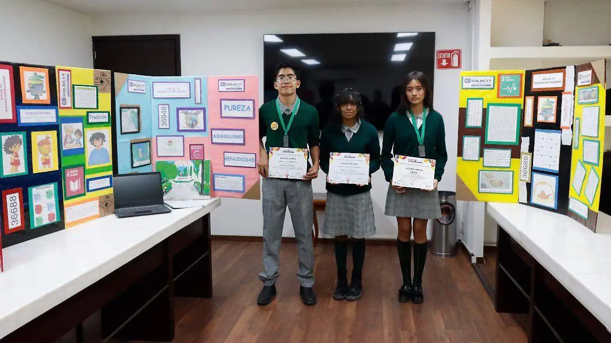 ESTUDIANTES