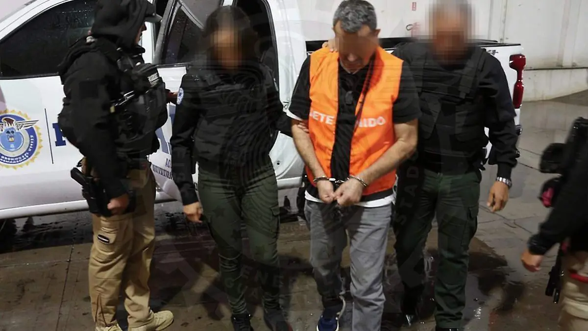 MUJER ASESINADA (2)