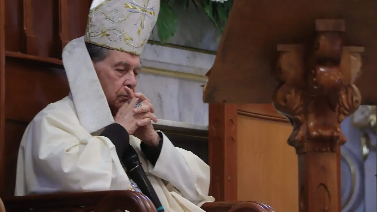 SACERDOTES (2)