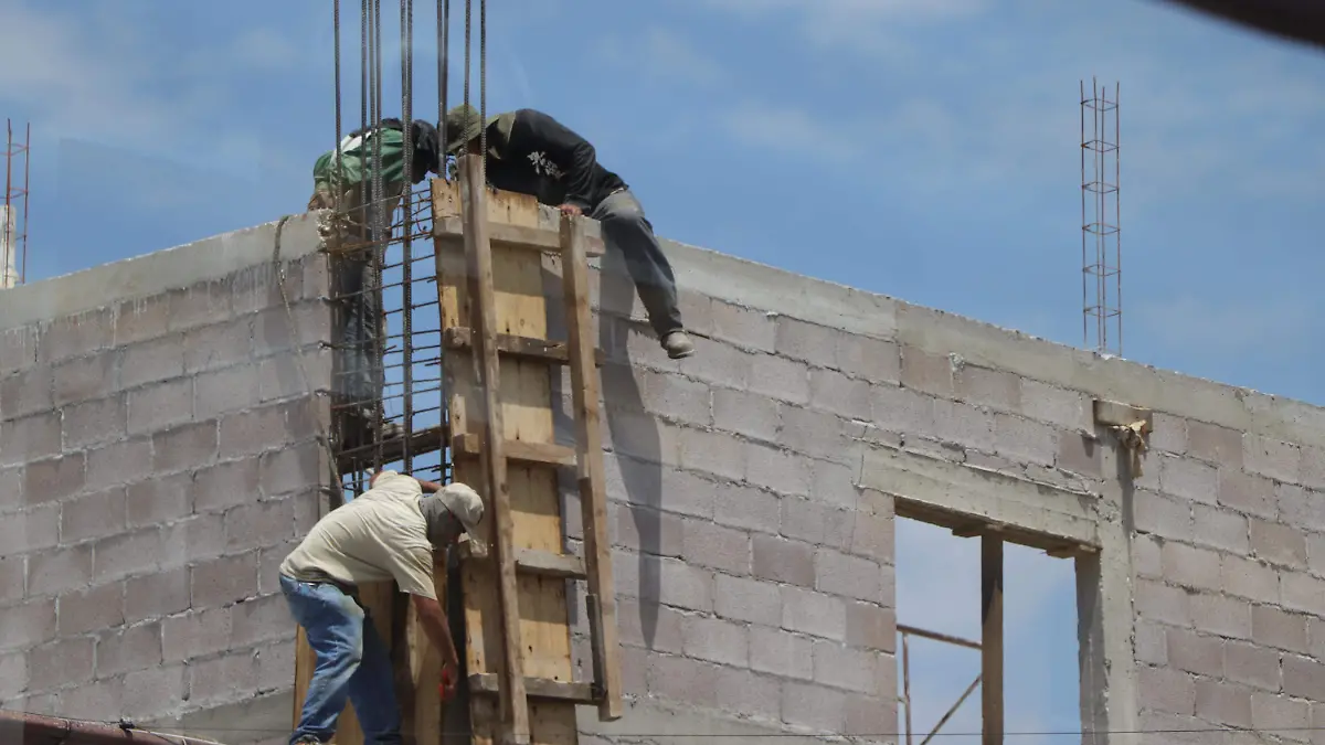 CONSTRUCCIÓN (4)