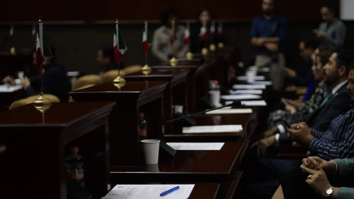POLITICOS (3)