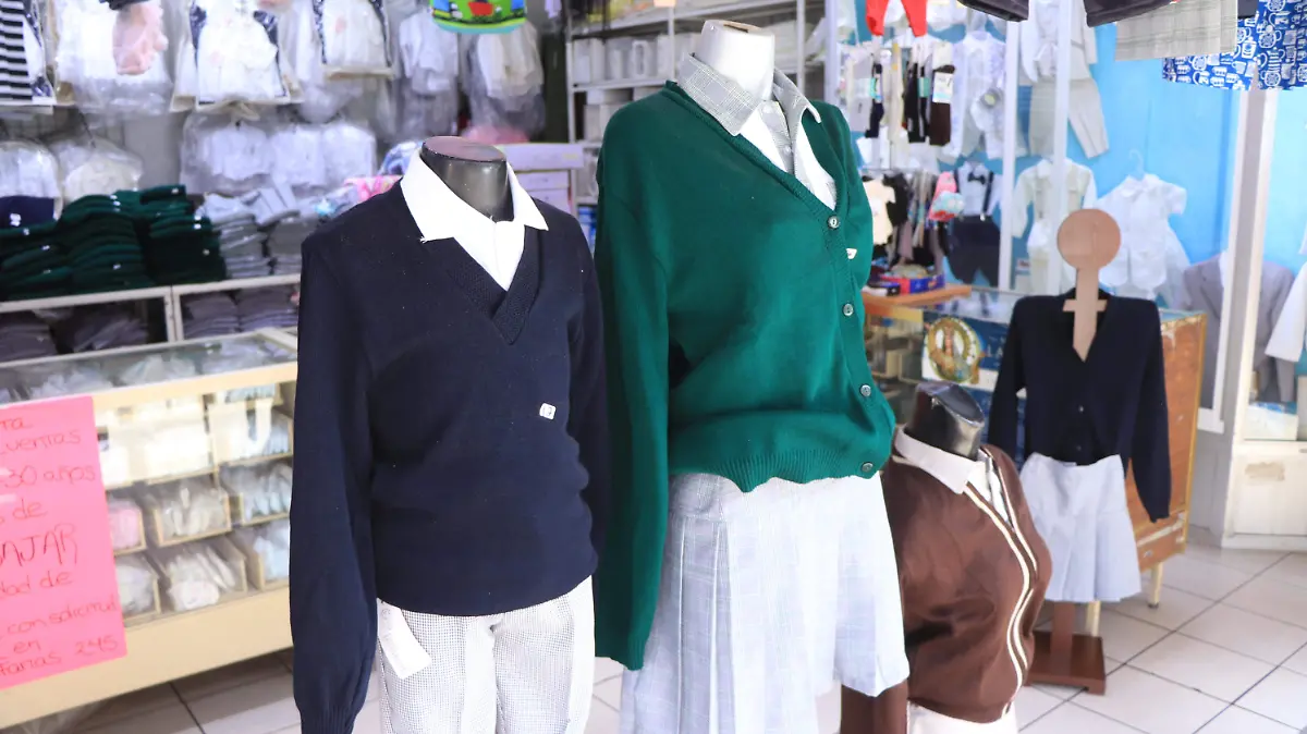 UNIFORMES (6)