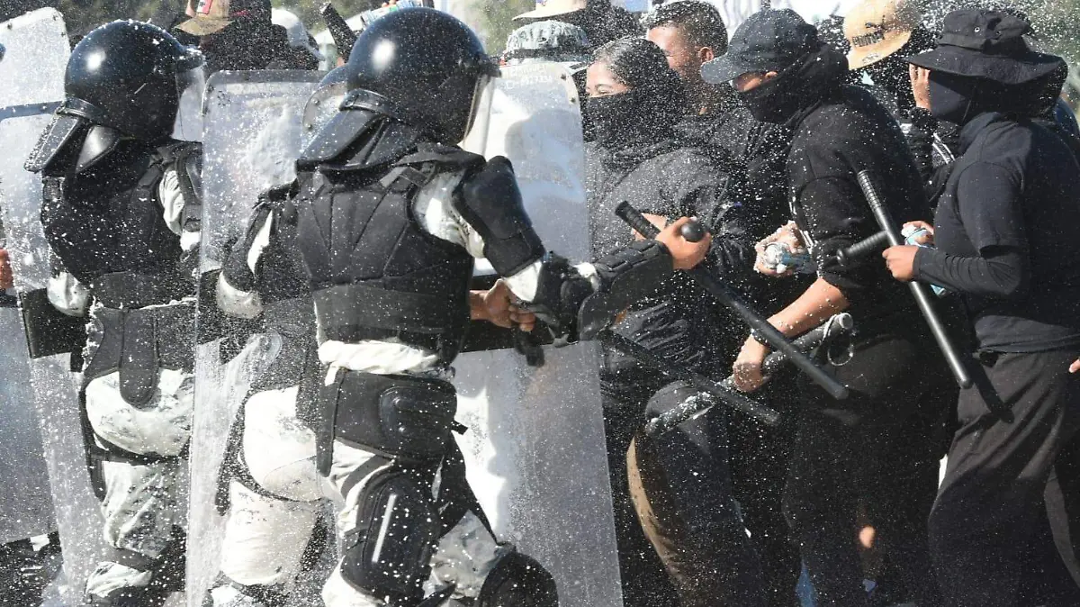 Capacitan a Policía Militar en Guanajuato para controlar disturbios en manifestaciones (3)