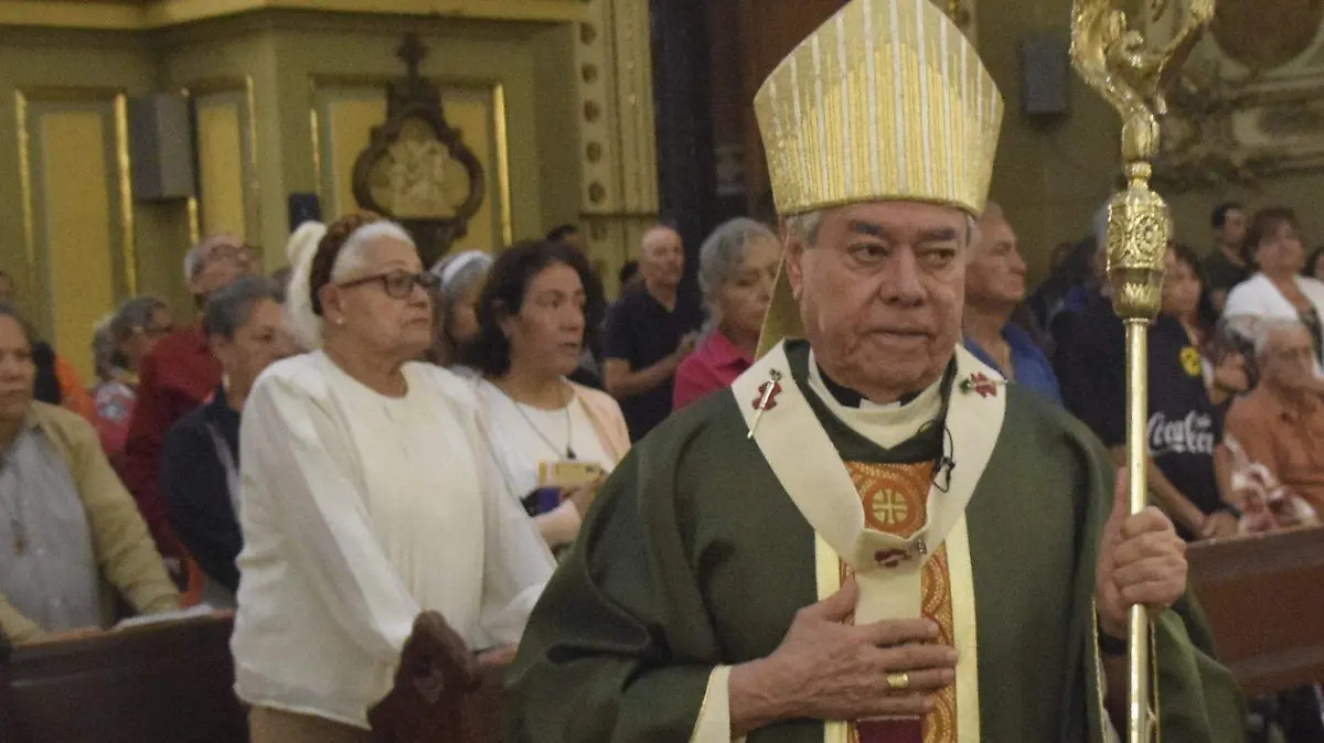 F CARMONA MISA ARZO (4)