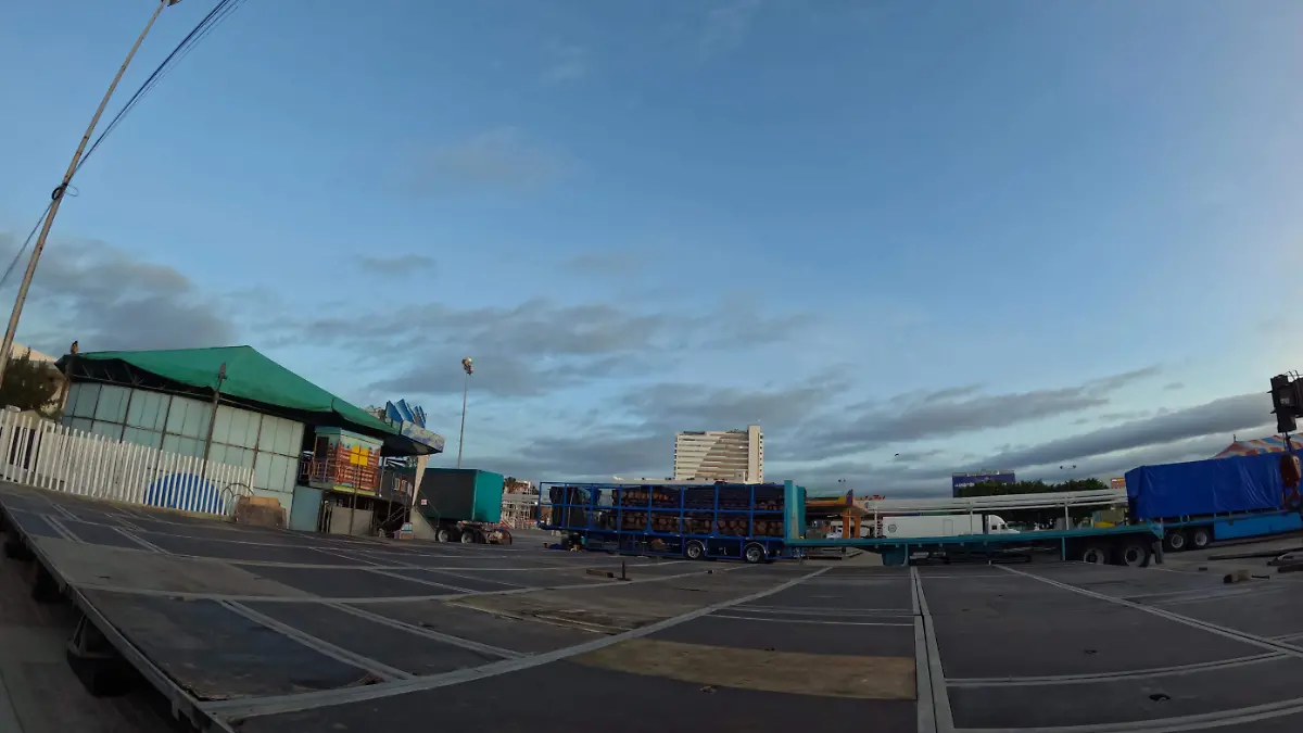 INSTALACIONES DE LA FERIA _ GUSTAVO CARREÓN