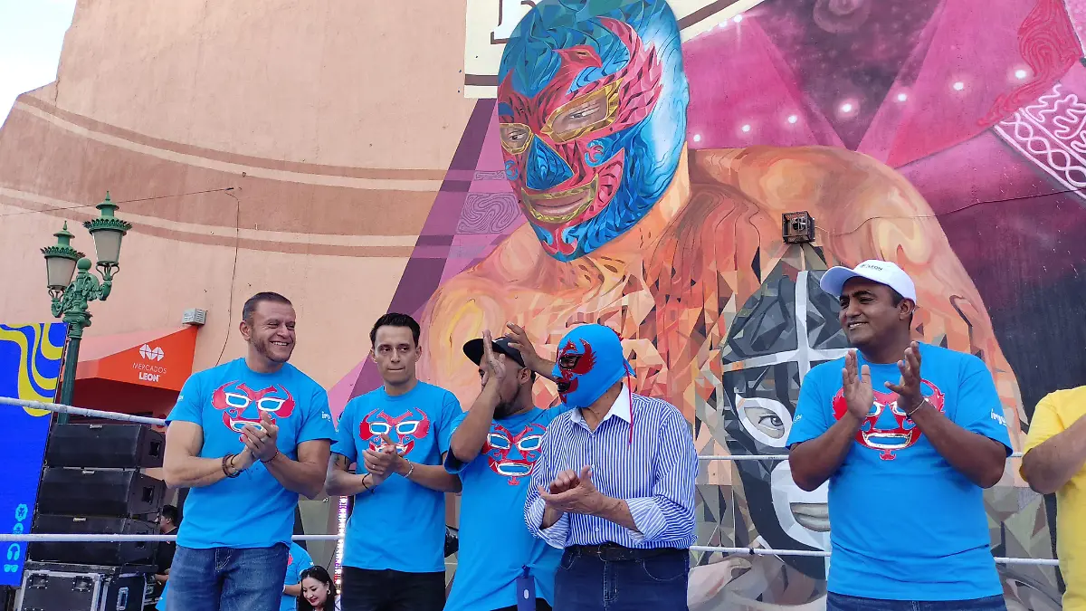 R Vazquez - Dos Cara Mural (4)